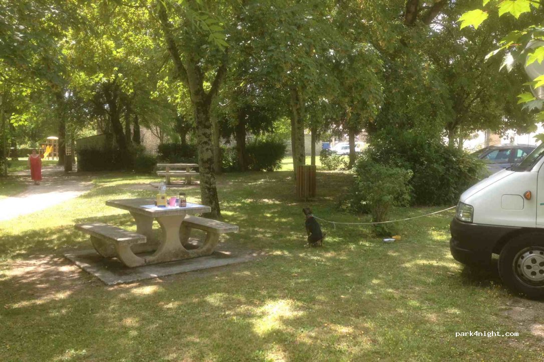 (17330) Loulay - 4 Rue de l'Abreuvoir — foto
