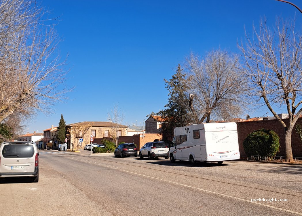 (13247) San Carlos del Valle - 86 Avenida del Azuer — foto