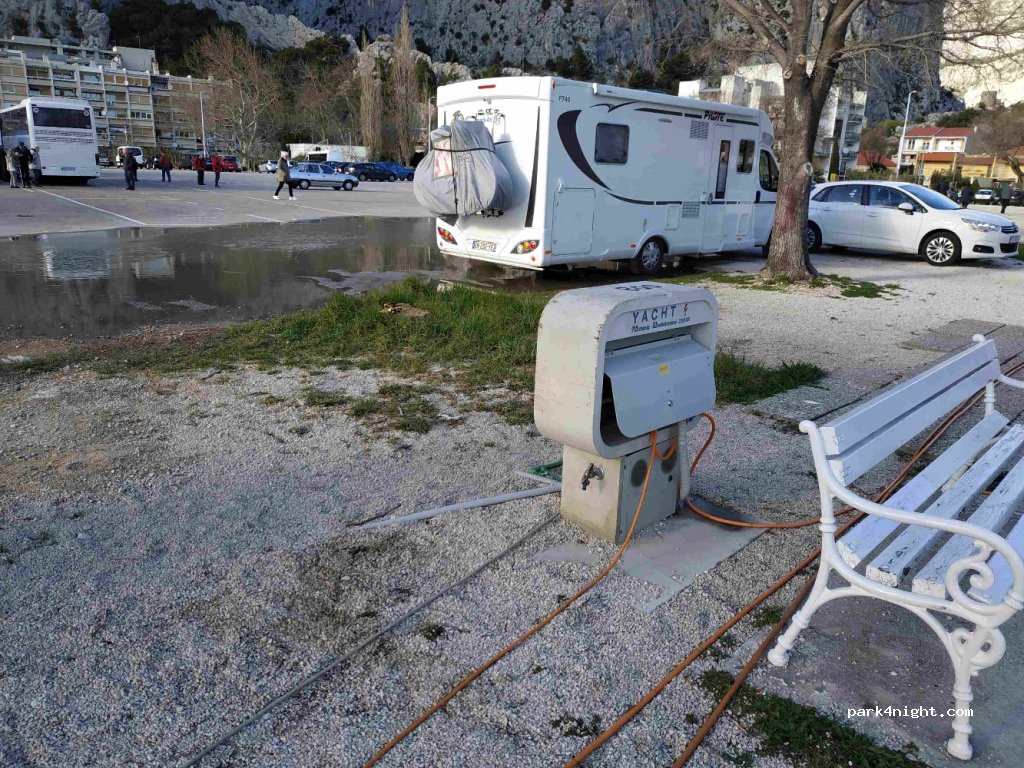 (21310) Omiš - 10 Četvrt Ribnjak — foto 2