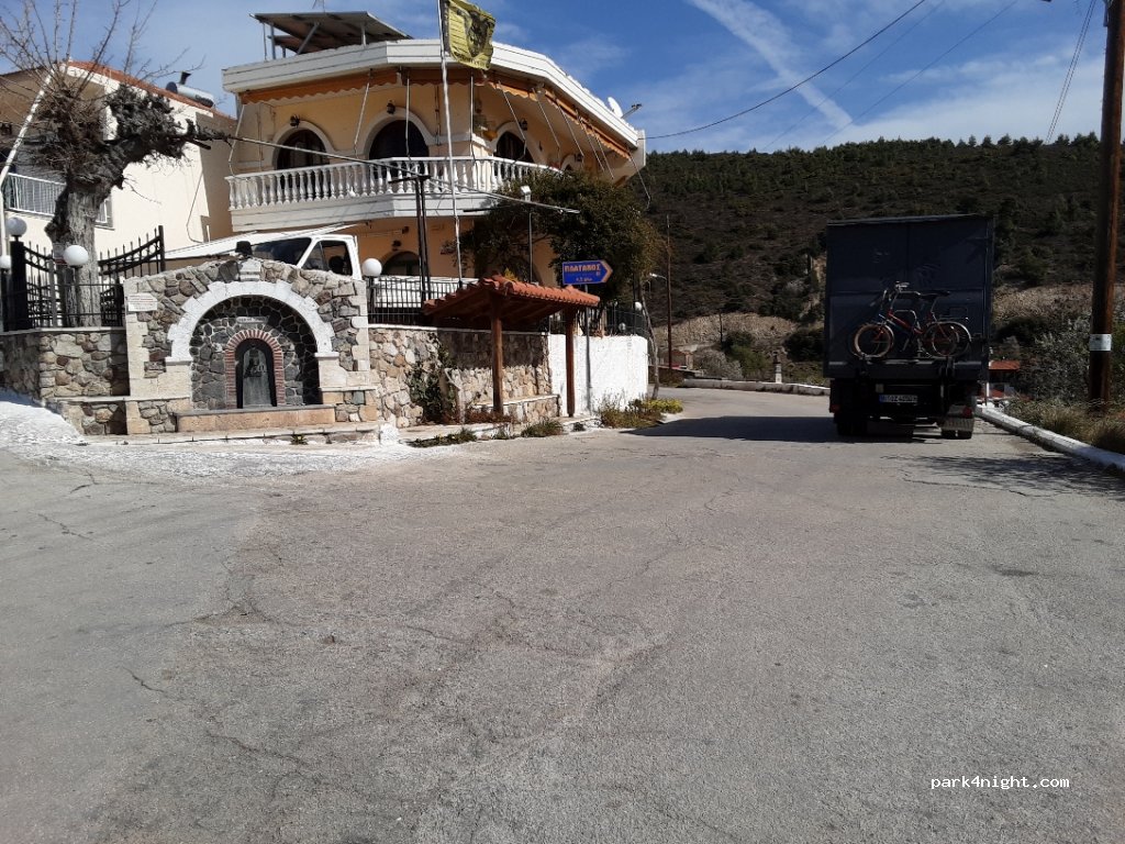 (203 00) Perachora - Eparchiaki Odos Loutrakiou-Schinou — foto