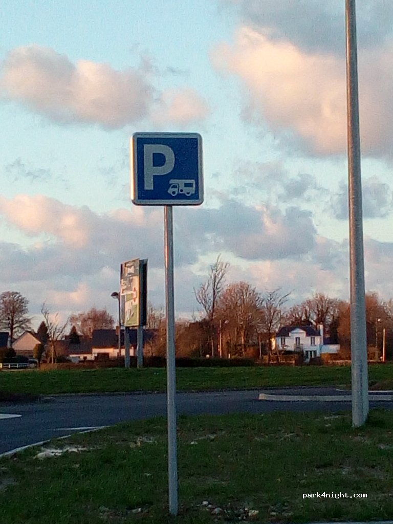 Aire de service pour camping-car à ST-ROMAIN-DE-COLBOSC — foto