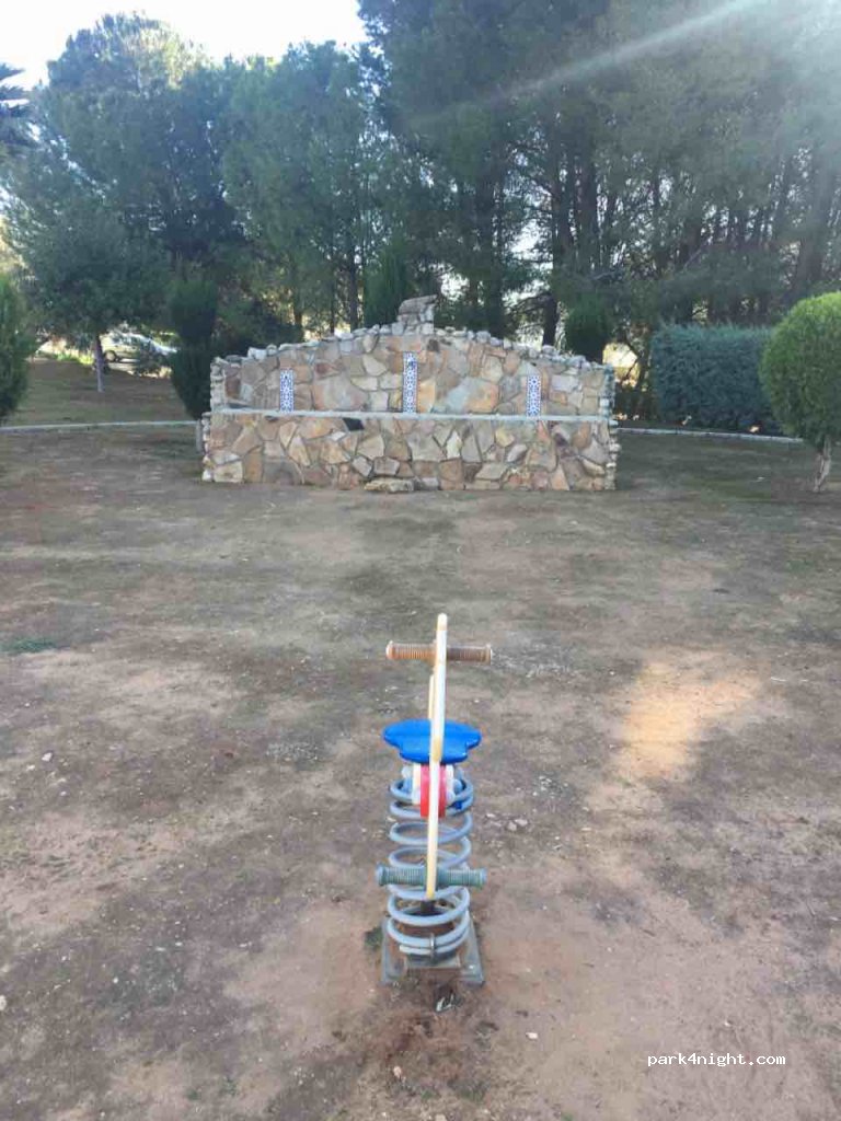 (14979) Iznájar - 21 Calle los Arrayanes — foto