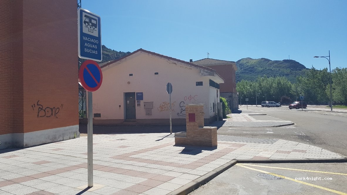 (24600) La Pola de Gordón - 23 Calle Luis Vives — foto