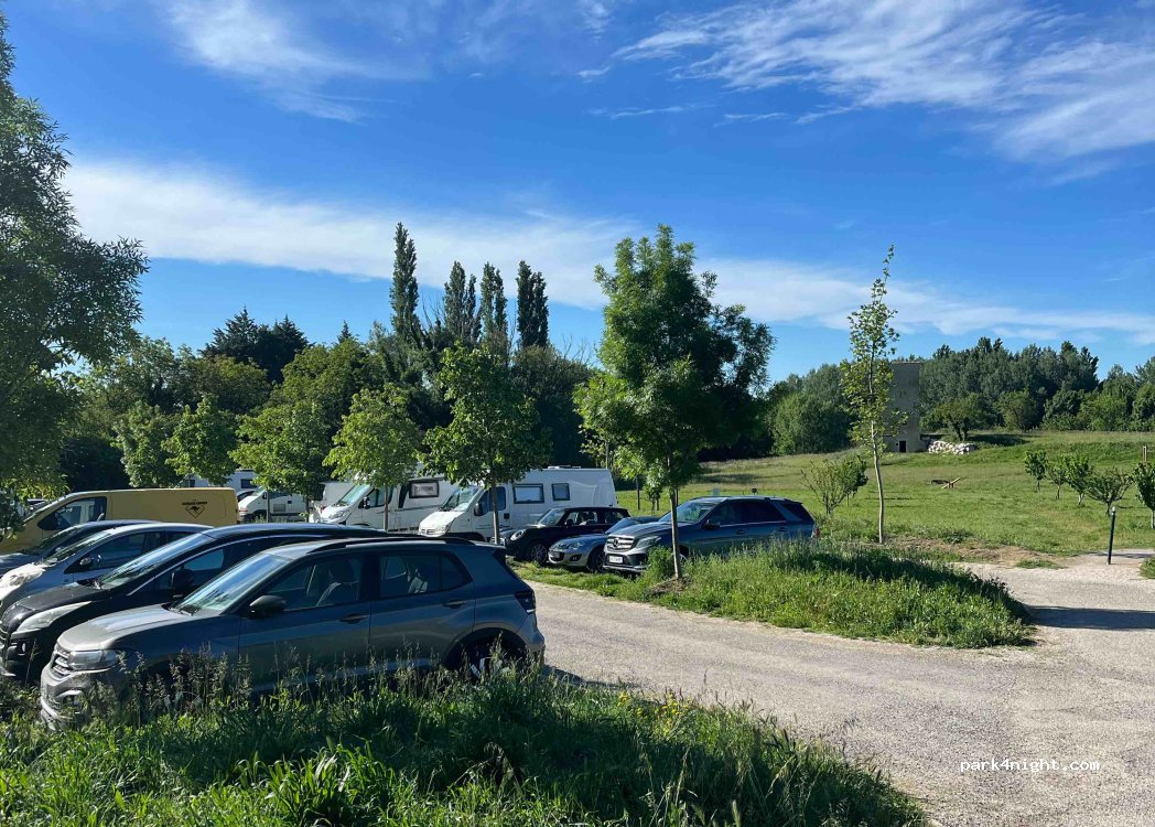 (84160) Cucuron - Chemin de la Ferrage — foto 4