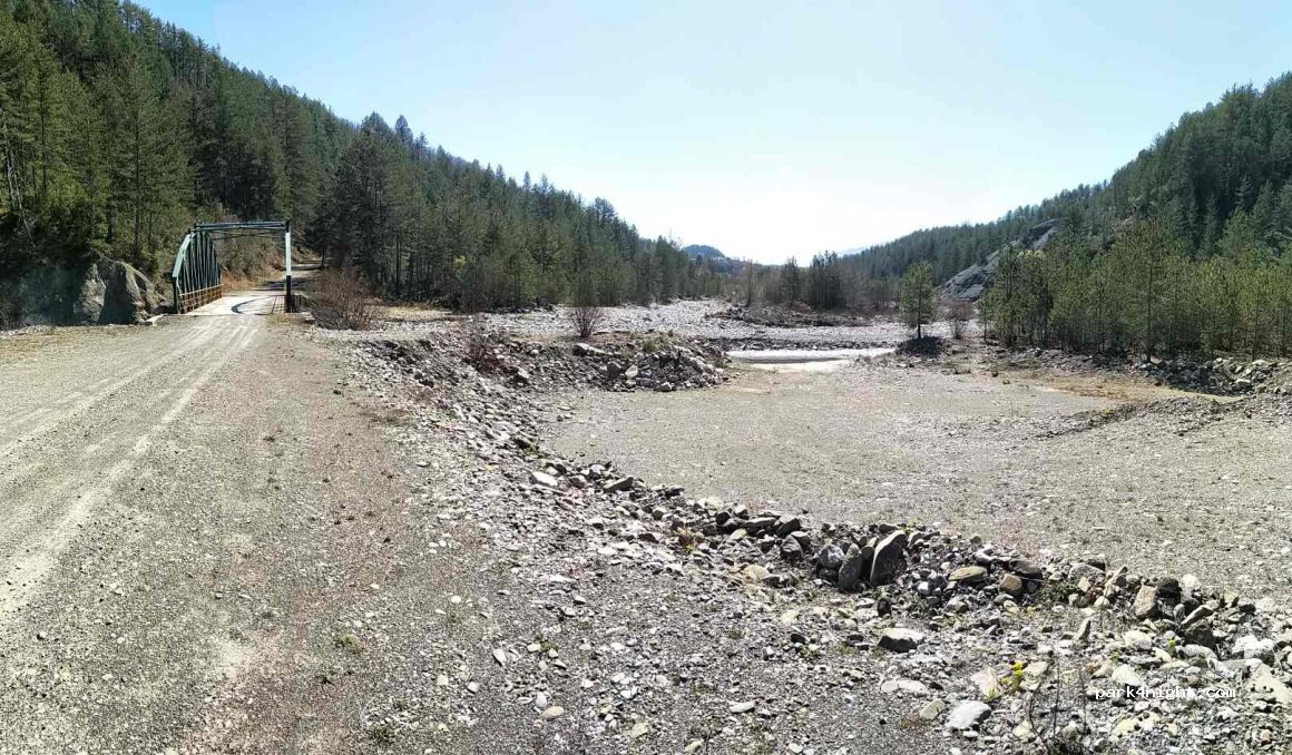 (440 14) Greveniti - Unnamed Road — foto