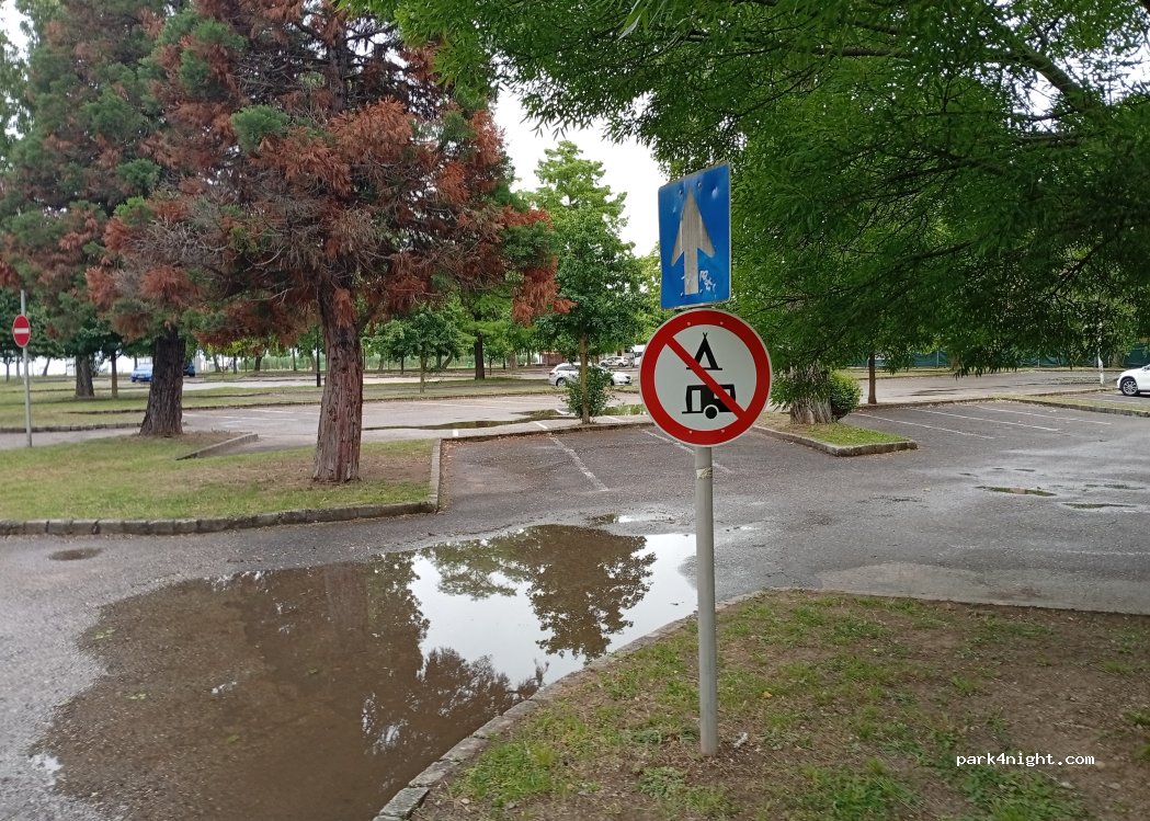 (8220) Balatonalmádi - 1 Lóczy Lajos tér — foto 4