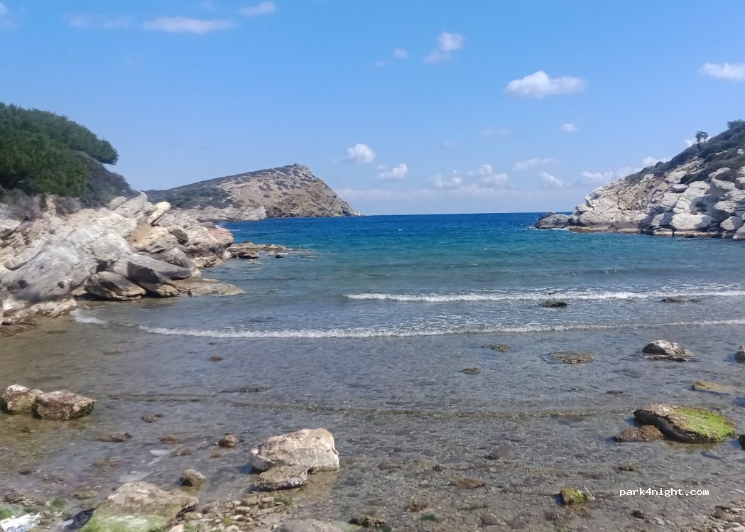 (180 20) Poros - Unnamed Road — foto