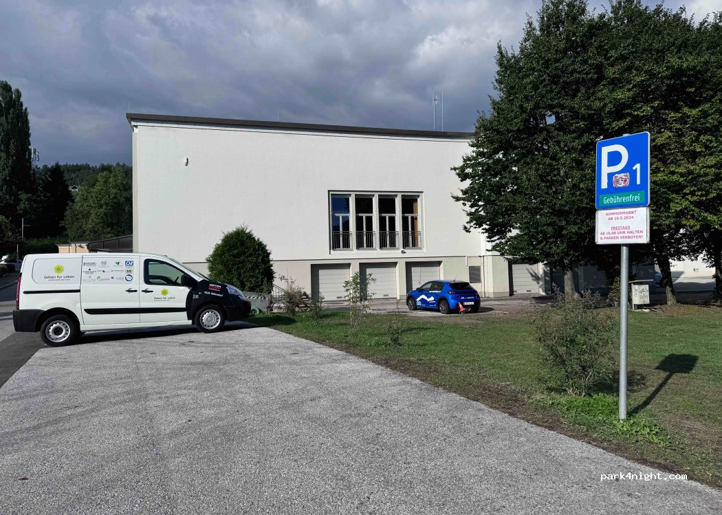(9201) Krumpendorf am Wörthersee - 1 Schloßallee — foto