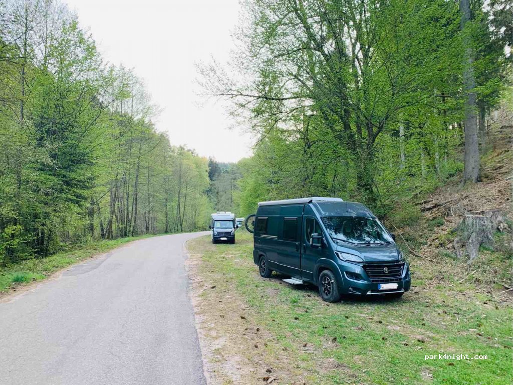 (76848) Annweiler am Trifels - Unnamed Road — foto