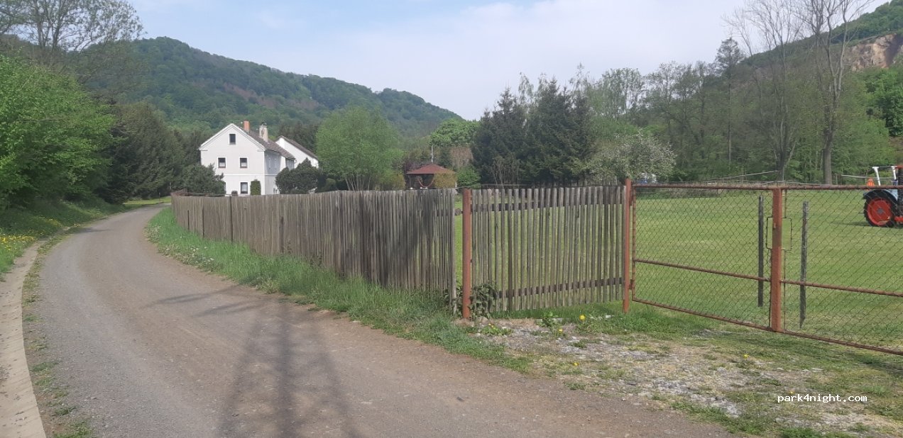 (405 02) Malá Veleň - — foto