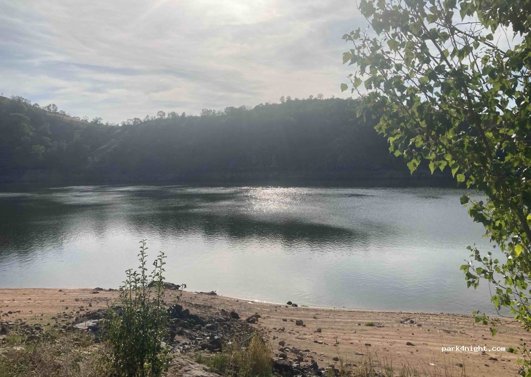 (42300) Villerest - Chemin de la Goutte des Pêcheurs — foto
