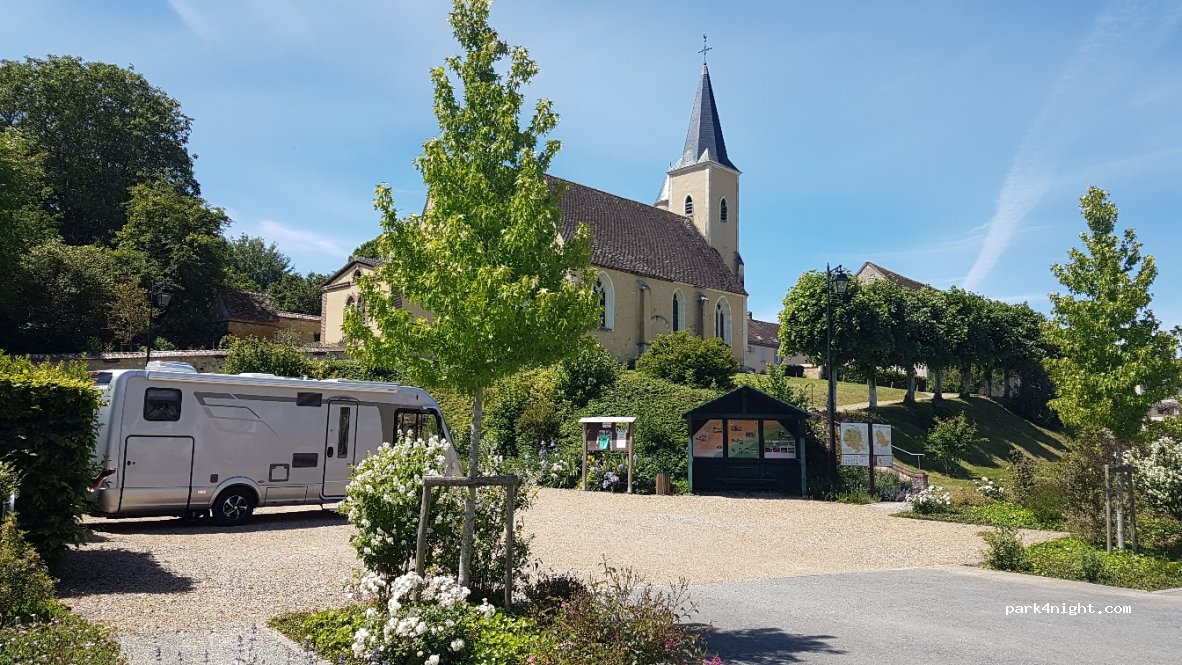 (28400) Trizay-Coutretot-Saint-Serge - 1 Rue de la Mairie — foto