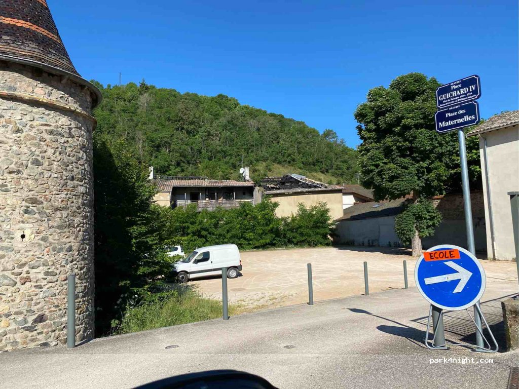 (69430) Beaujeu - 160 Rue des Écoles — foto