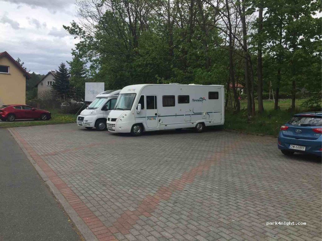 (58) Jelenia Góra - 32 Michałowicka — foto
