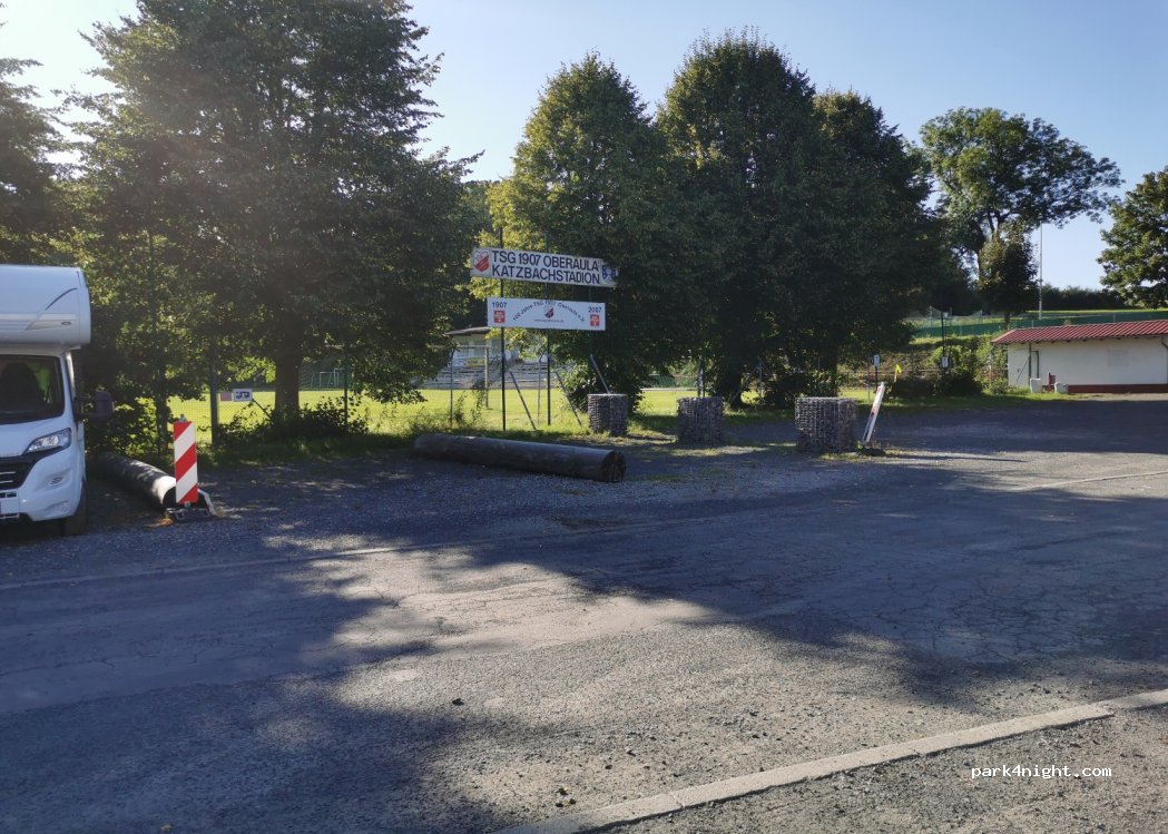 Wohnmobilstellplatz an der Tennishalle in Oberaula — foto