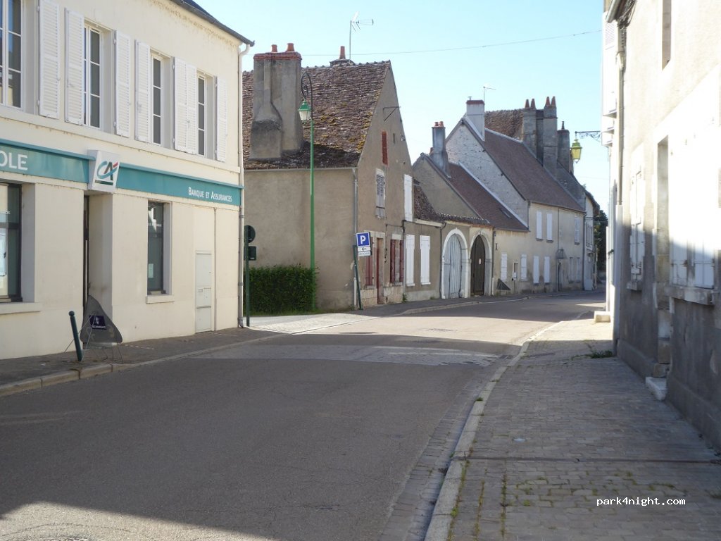 (18240) Léré - 35 Grande Rue — foto