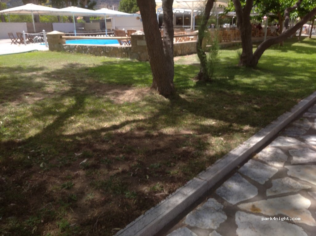 Super Kalafatis beach - restaurant — foto 2