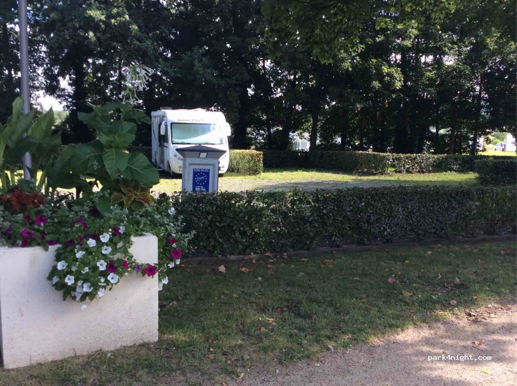 (61110) Bretoncelles - 3 La Croix des Chênes — foto