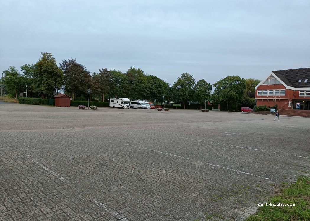 Wohnmobilstellplatz am Marktplatz — foto 4