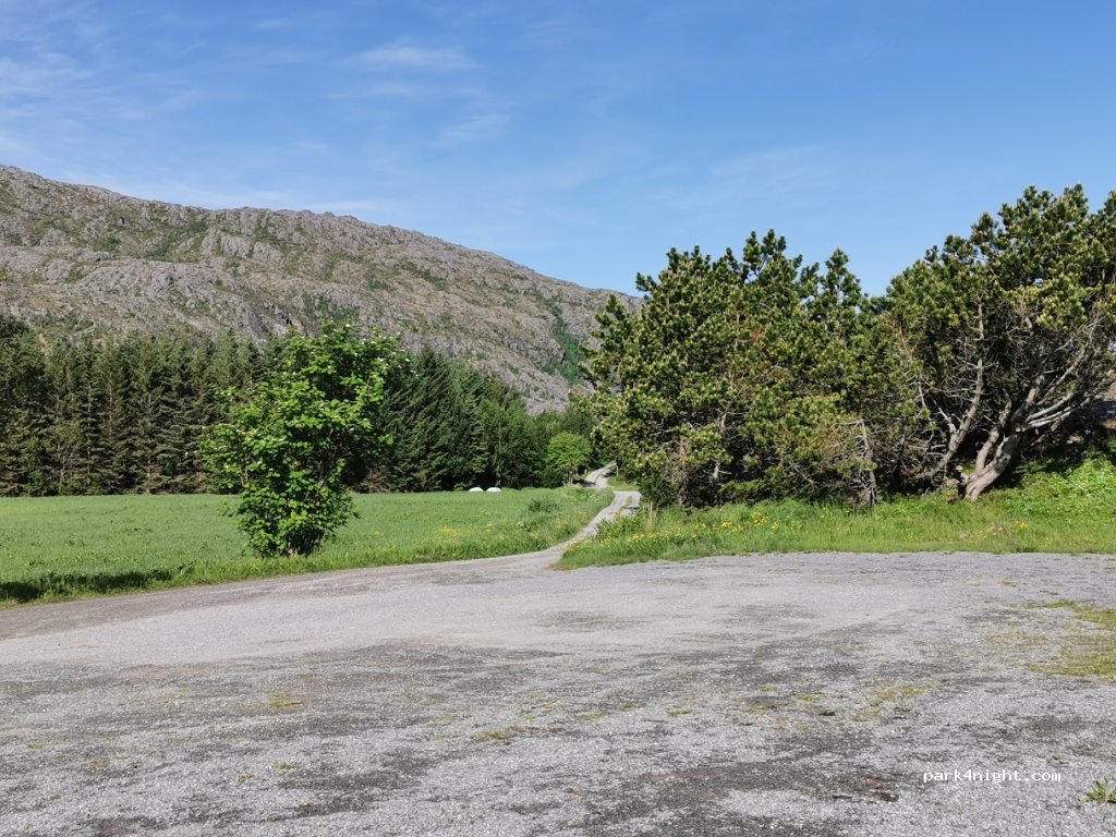 (8980)  - Unnamed Road — foto 2