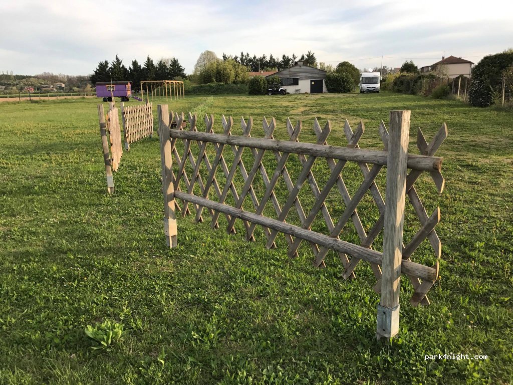 (26210) Épinouze - 870 route d'Anneyron  Quartier la Richaudière — foto