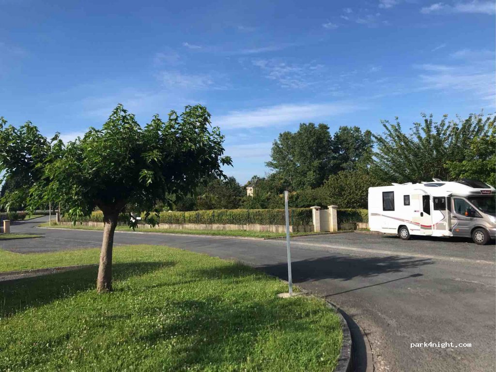 (24230) Montcaret - D10E3 — foto