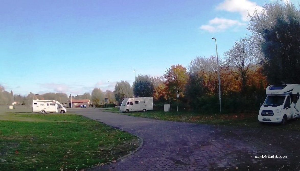 Wohnmobilstellplatz Wedel — foto