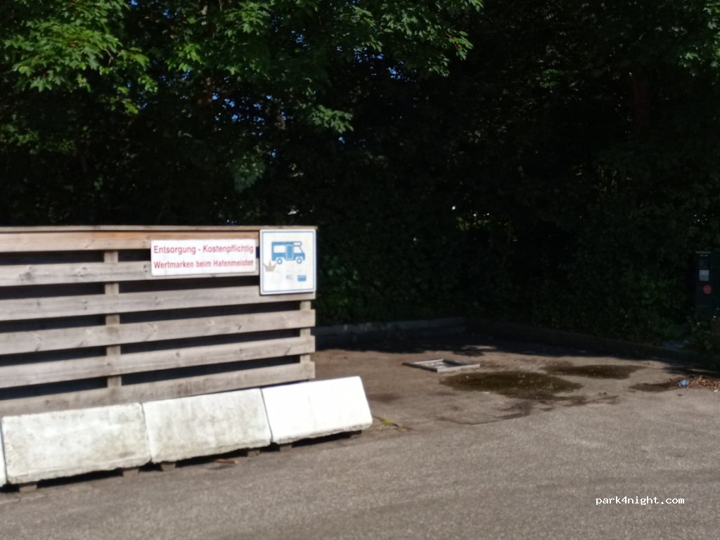 Wohnmobilstellplatz Kiel, Olympiahafen — foto 2