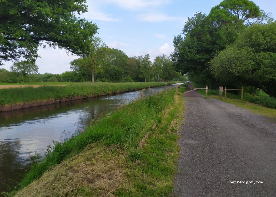 (56140) Malestroit - Unnamed Road — foto