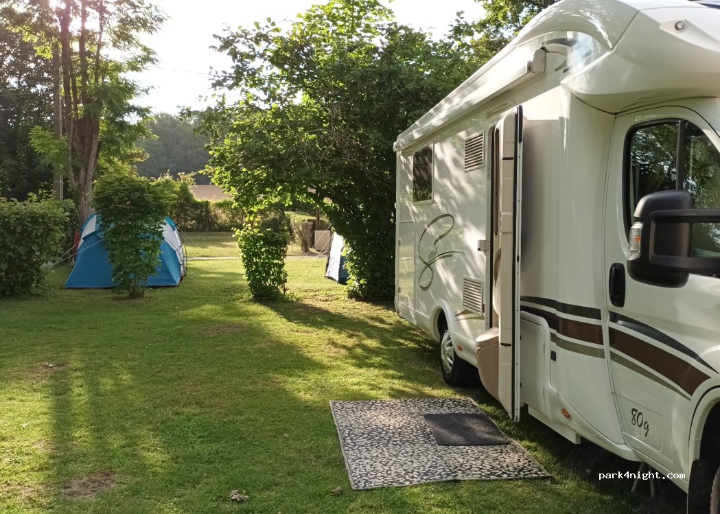 Camping le grand Paris — foto
