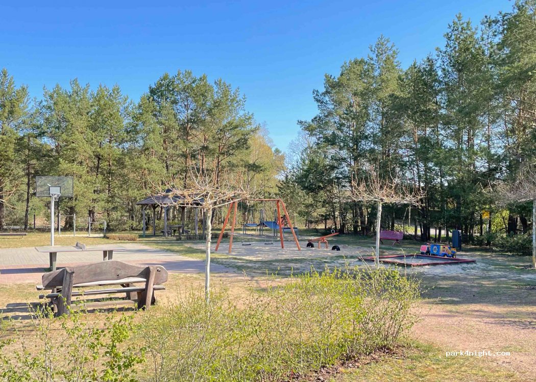 Wohnmobilstellplatz am Sportplatz — foto 2