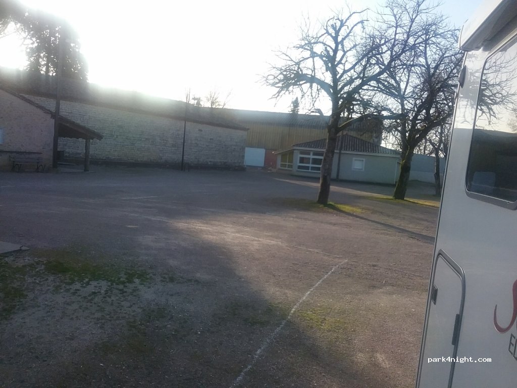 (81130) Villeneuve-sur-Vère - 61 Sous le Village — foto