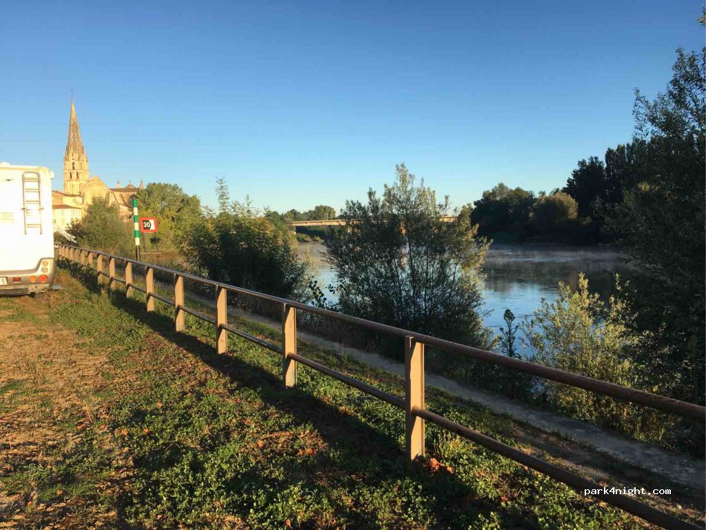 (33210) Langon - 1 Cours du Rocher — foto 2