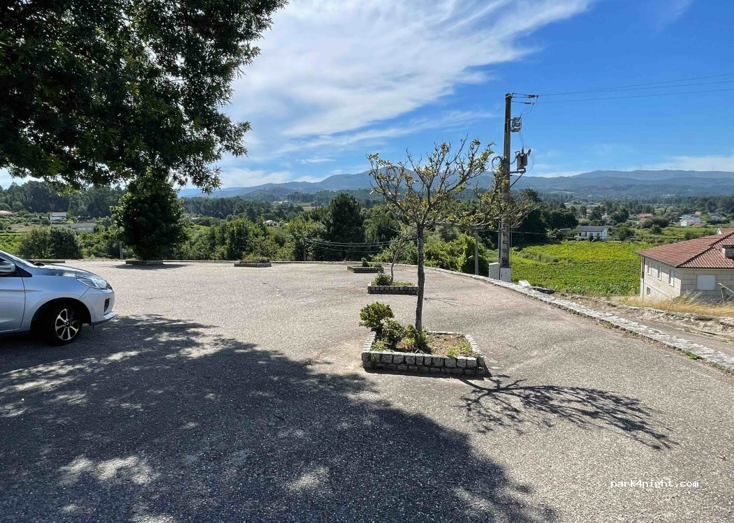 (4950) Mazedo - Parking Igreja — foto 2