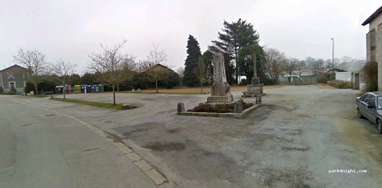 (87400) La Geneytouse - Place de l'Église — foto