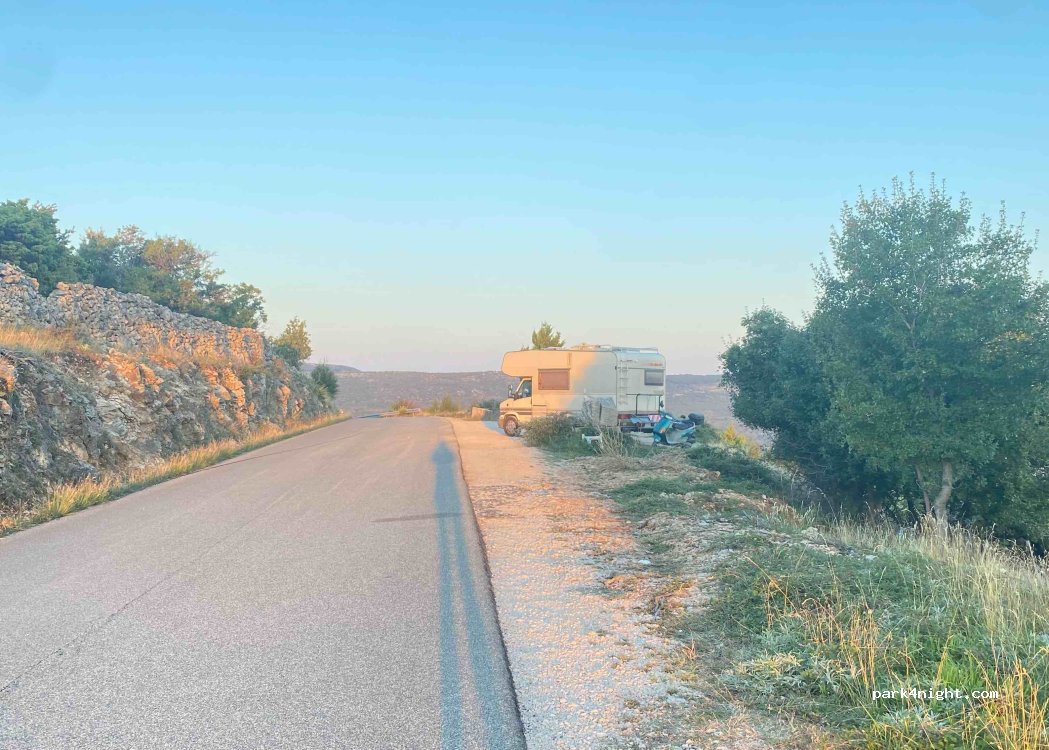 (51557) Valun - Unnamed Road — foto 2