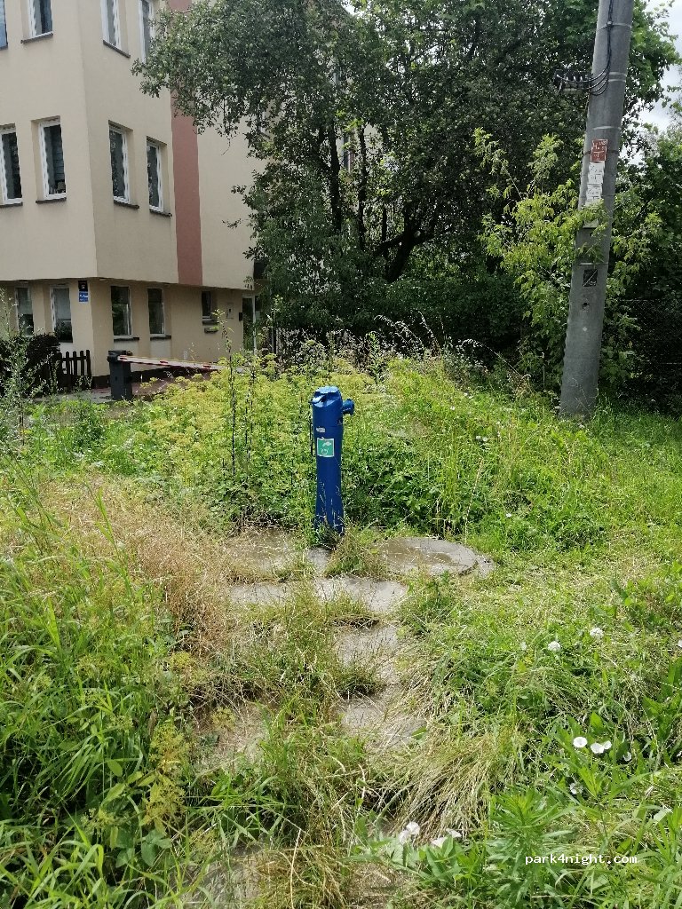 (30-714) Kraków - 87 Gromadzka — foto