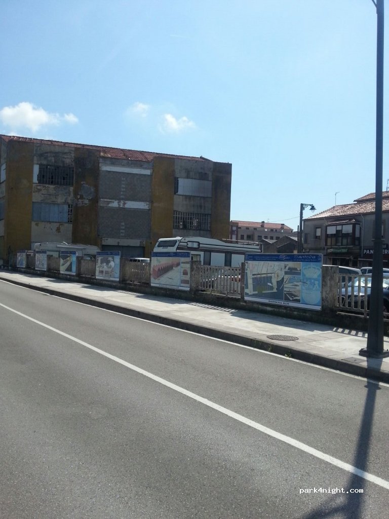 (39740) Santoña - 33-35 Calle General Salinas — foto