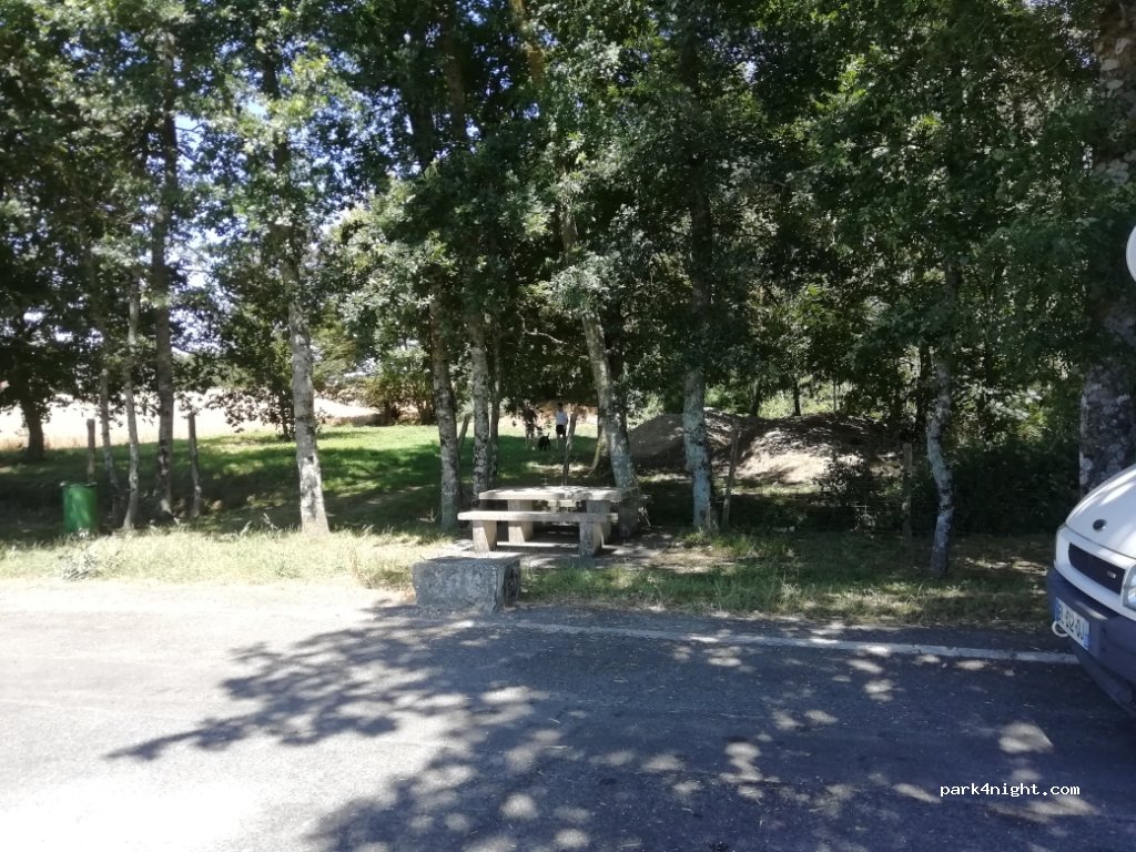 (37380) Saint-Laurent-en-Gâtines - D766 — foto