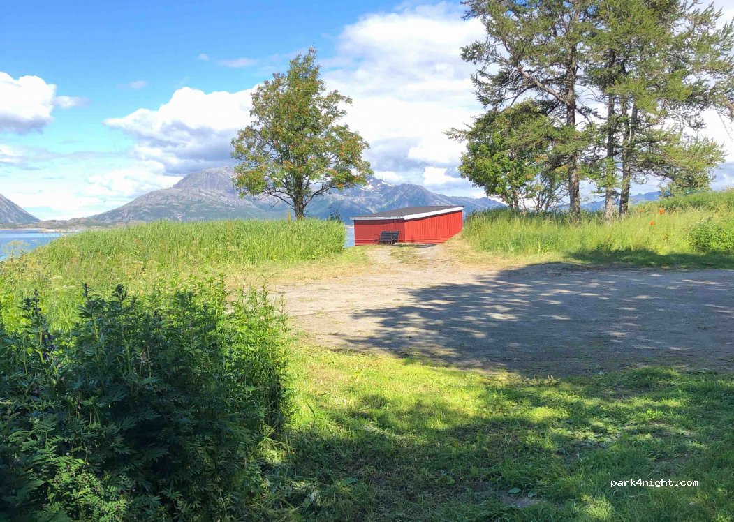 (8285)  - 18 Kirkeveien — foto