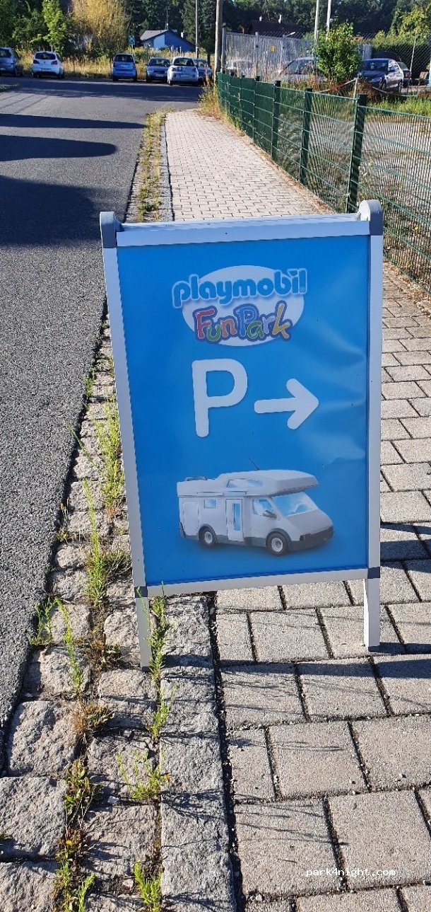 Wohnmobil Stellplatz des Playmobil Fun Park — foto