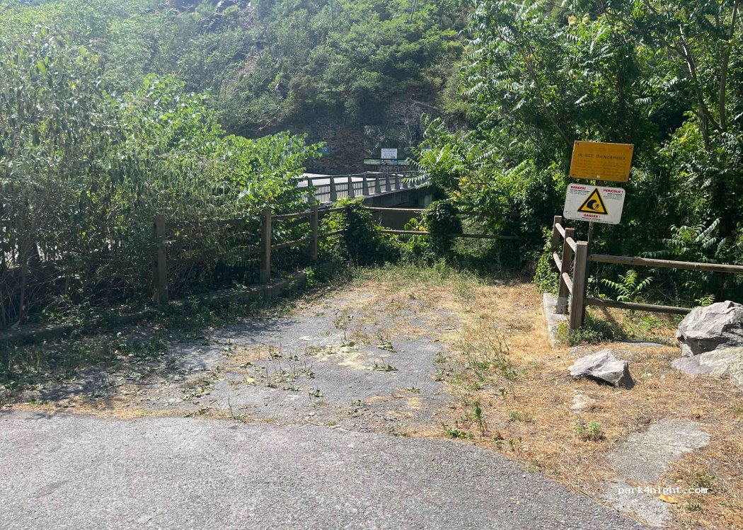 (06420) Saint-Sauveur-sur-Tinée - M30 — foto 2