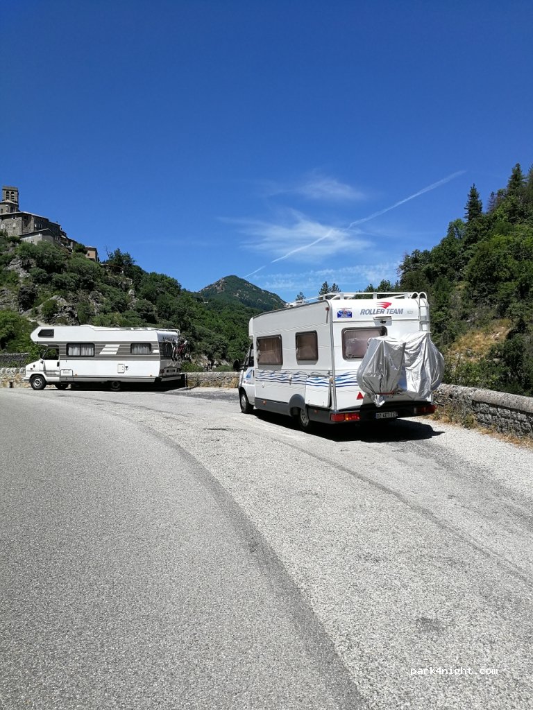 (07530) Vallées-d'Antraigues-Asperjoc - Le Village — foto