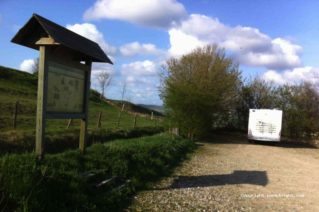 (76270) Mesnières-en-Bray - D97 — foto