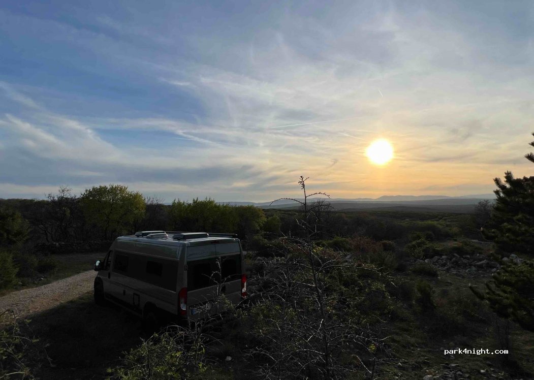 (51516) Vrbnik - Unnamed Road — foto 2