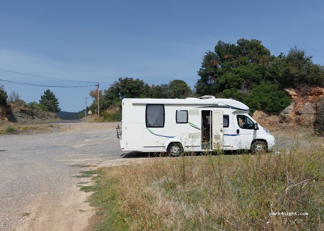 (11350) Duilhac-sous-Peyrepertuse - D14 — foto