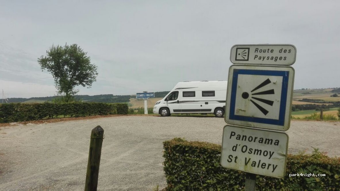 (76660) Osmoy-Saint-Valery - D77 — foto