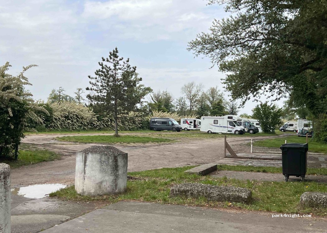 Aire de Camping-Car Pont d'Avignon — foto 3