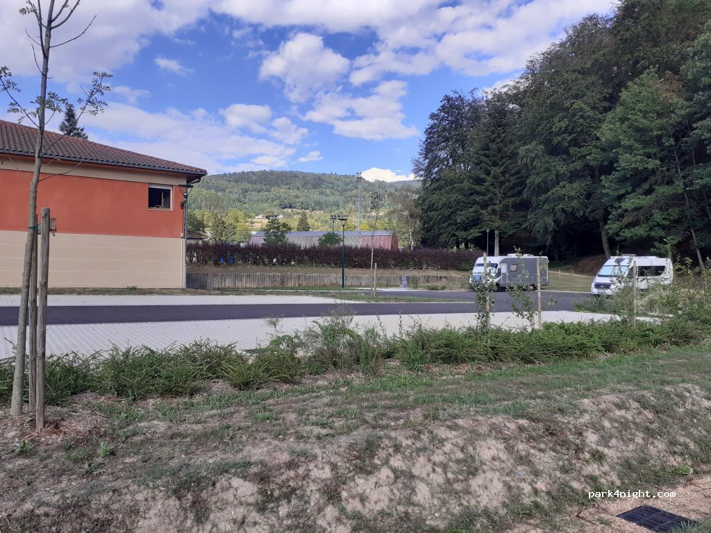 Aire camping-car Vertolaye — foto 3