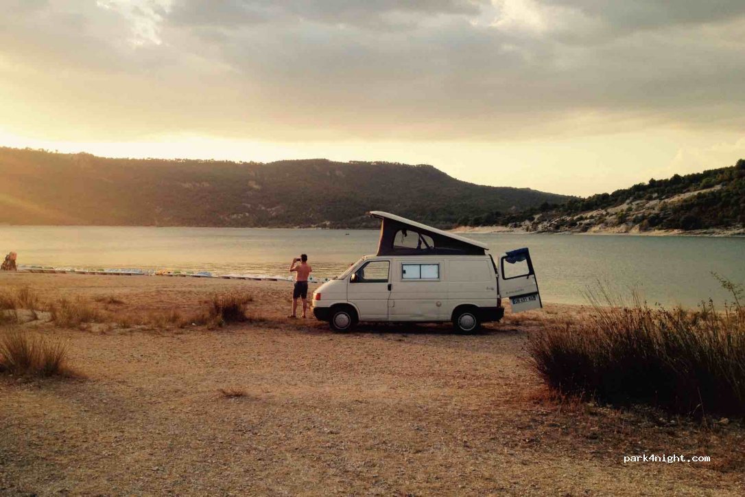 (83630) Aiguines - Plage de Chabassol — foto 3